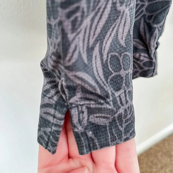 Tommy Bahama Women's Black Gray Floral 100% Silk Cropped Pants 6 - Picture 3 of 11